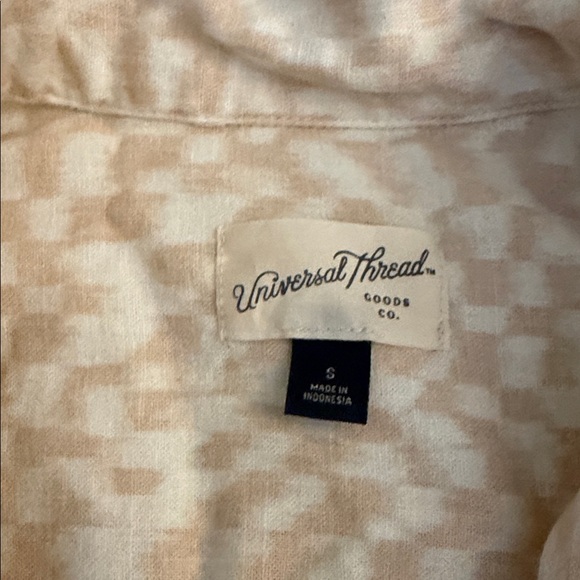 Universal Thread Linen Cropped Button Down - Picture 3 of 5